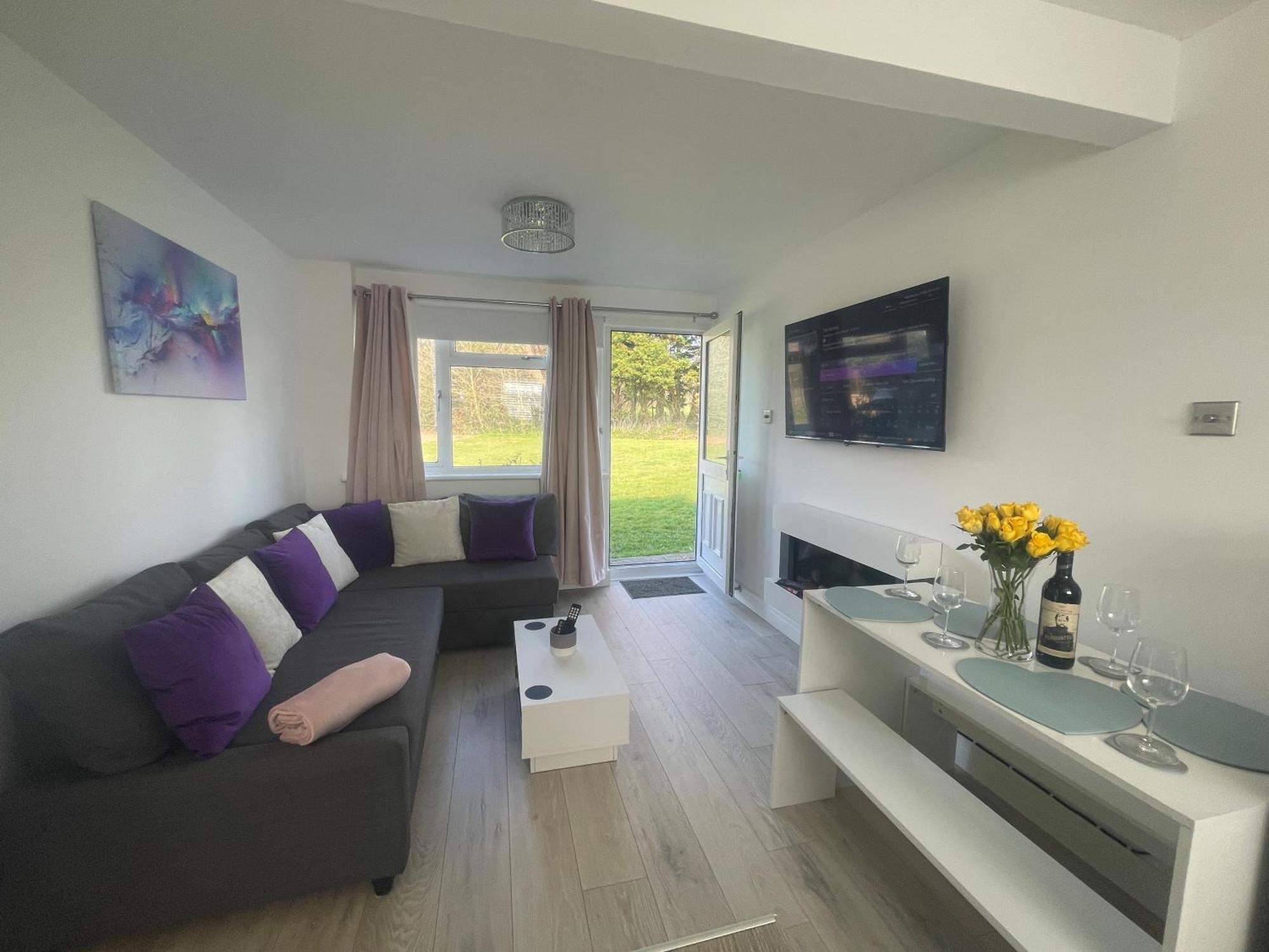 Look No Further Gorgeous Newly Renovated Contemporary Chalet Sandown Bay Holiday Centre Exteriör bild